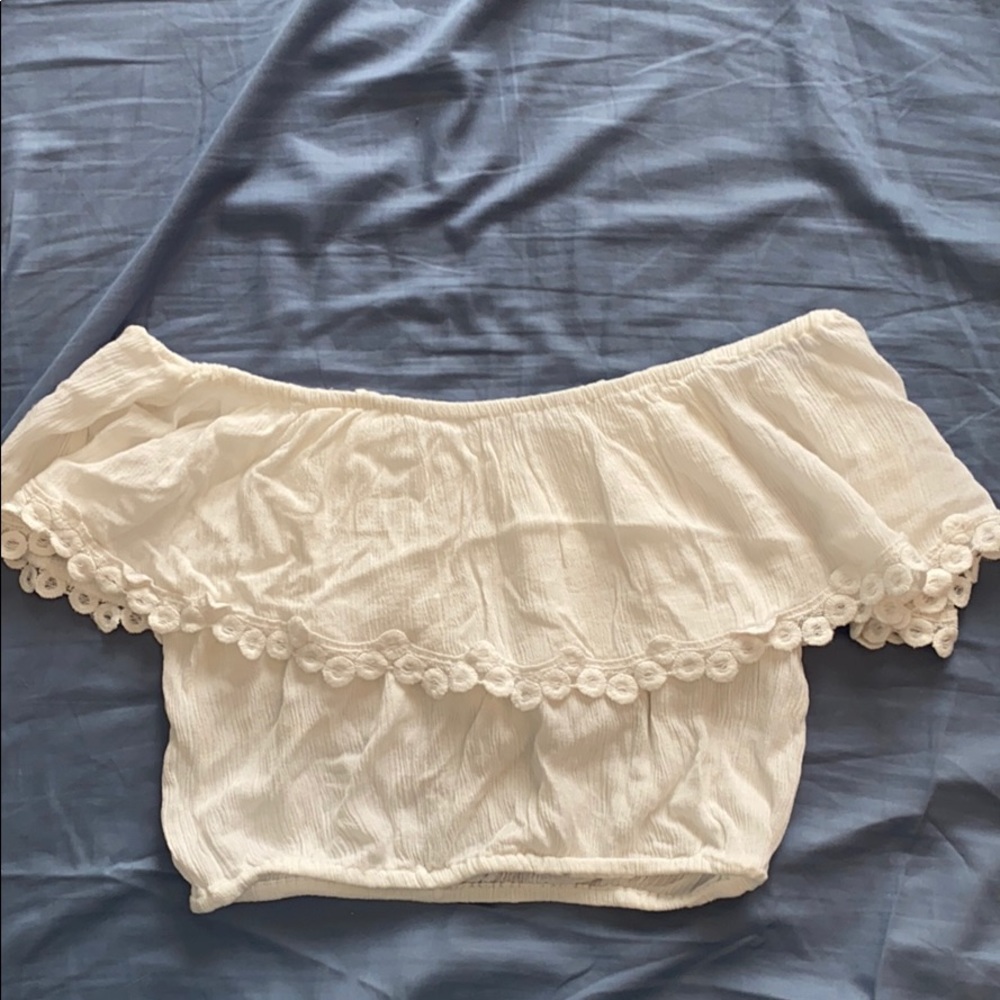 Very cute white crop top